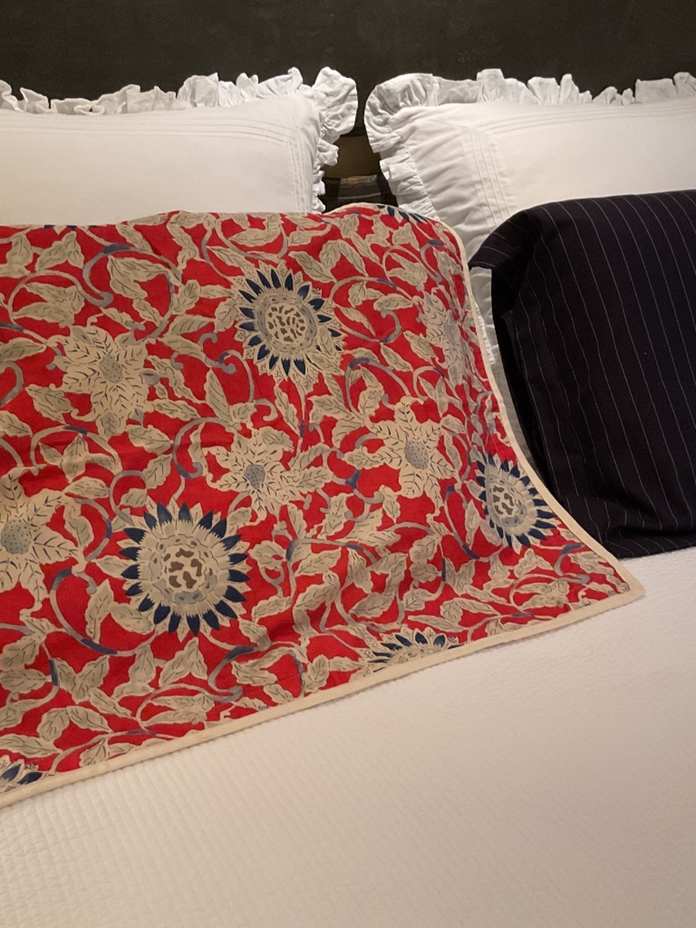Ralph Lauren Pair of Shams, std size, red and navy
